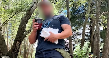 El hombre resultó herido mientras