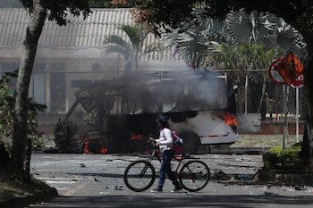 La explosión del 24 de abril de 2026 causó daños en la instalación militar y afectaciones en viviendas cercanas, según los datos incluidos en la investigación judicial de la Fiscalía - Santiago Saldariaga / AP
