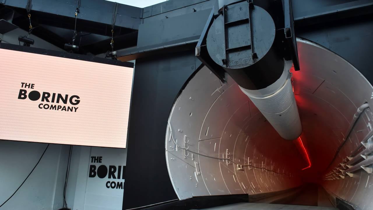 El concepto original de Hyperloop contempla cápsulas que viajan a alta velocidad dentro de tubos de baja presión. (Reuters)