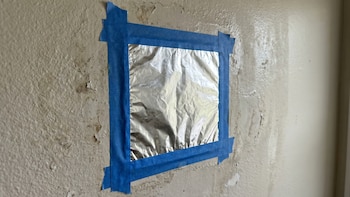 Aluminio en las paredes de la casa: para qué sirve y qué es lo que detecta