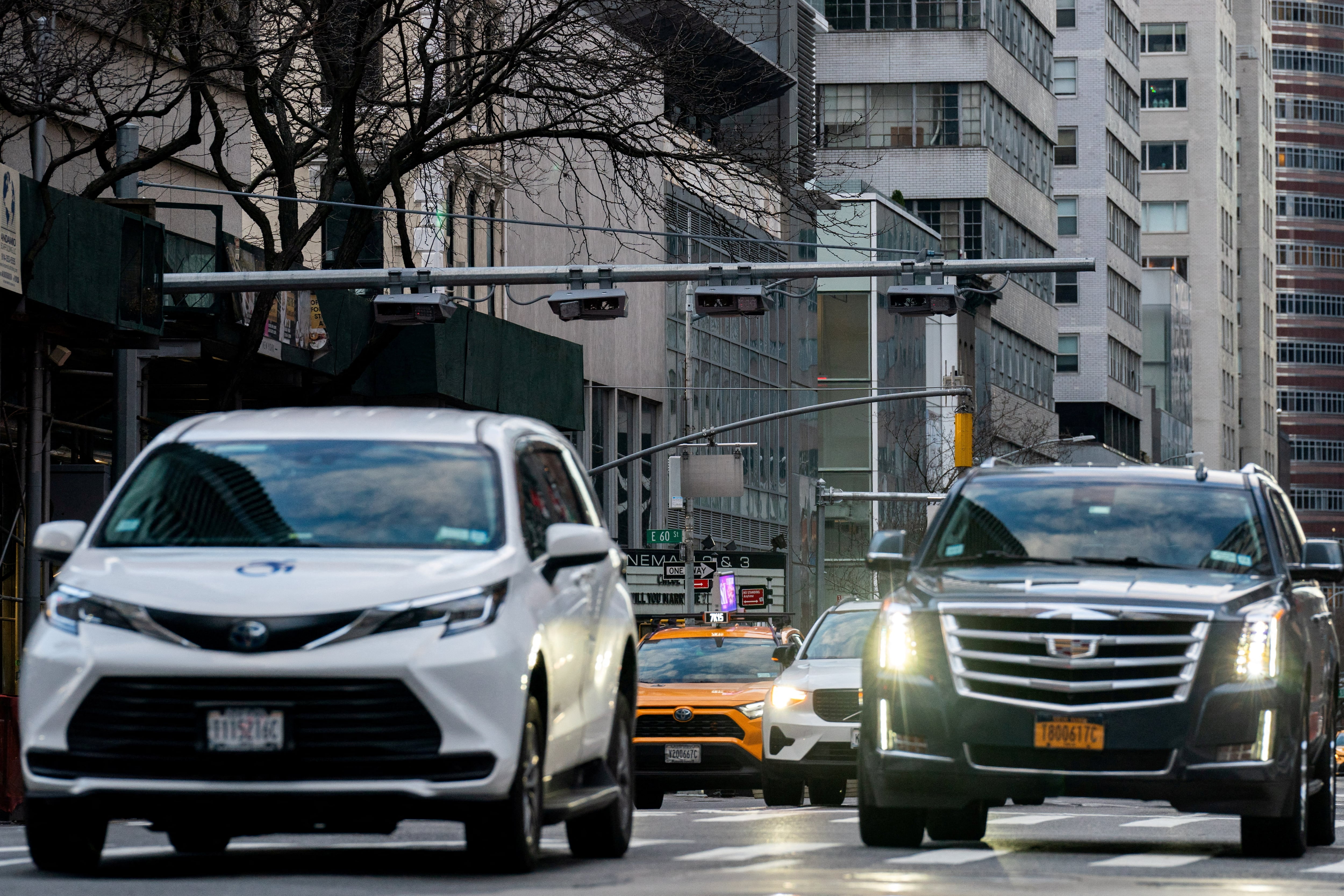 Las cámaras instaladas en vehículos de la MTA y puntos estratégicos envían las evidencias de infracción al Departamento de Transporte y al Departamento de Finanzas (REUTERS/Adam Gray)