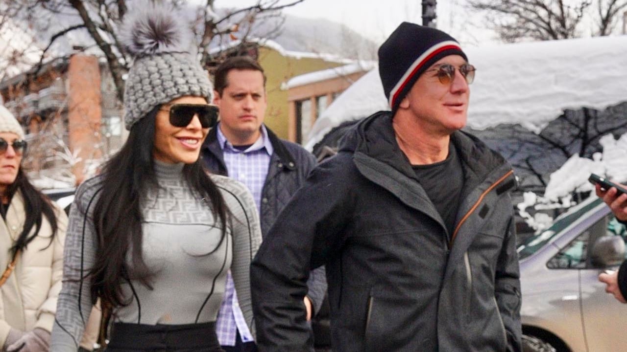 Jeff Bezos and Lauren Sanchez en Aspen, en una foto de 2022