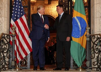 Imagen de una reunión entre Donald Trump y Jair Bolsonaro.