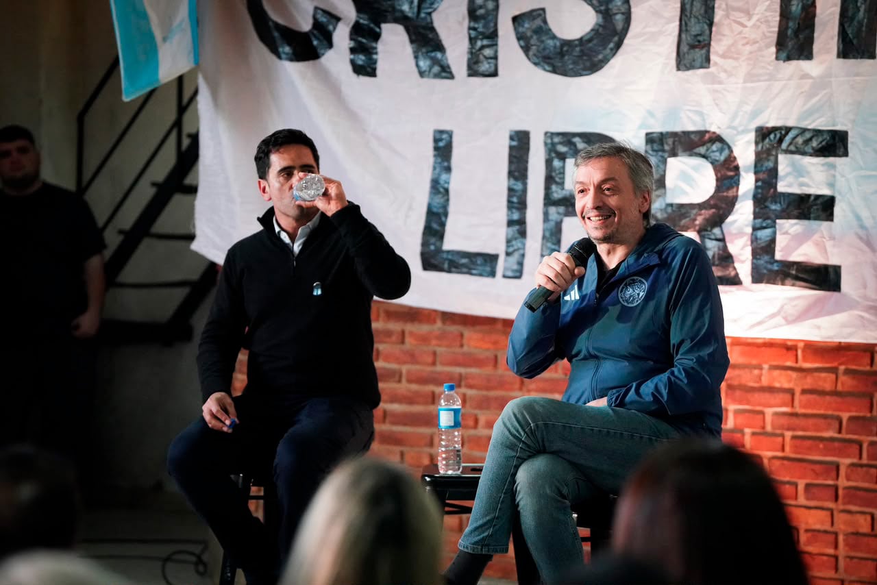 Máximo Kirchner durante el acto que encabezó en Carmen de Areco. El líder camporista volvió a apuntar contra Kicillof sin nombrarlo