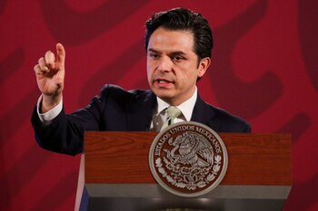 Zoé Robledo, director del IMSS,