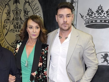 María Ángeles Grajal acompañada por