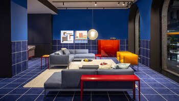 Durante la Semana del Diseño de Milán, el showroom de “Cassina Milan” expuso “The Cassina Perspective” con una instalación curada por la directora de arte de la compañía, Patricia Urquiola. (Crédito: Prensa Cassina - Stefano De Monte)