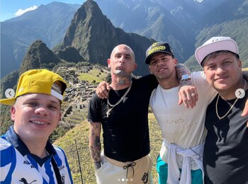 Ke Personajes en Macchu Picchu,