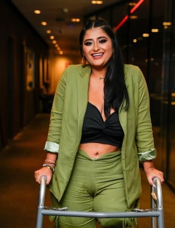 Las lesiones en el fémur, la rodilla, el peroné y los tejidos de la pierna, junto con la hemorragia y una infección bacteriana, llevaron a la amputación - crédito yelicacua1/Instagram