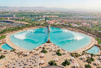 Recreación del parque de olas que se quiere construir junto al estadio del Atlético de Madrid
