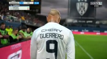 Paolo Guerrero lució cabizbajo tras