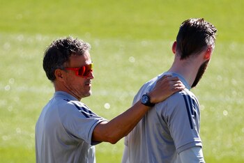 El ex volante, con extravagantes