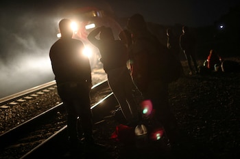 Un laboratorio especializado en Estados Unidos procesa los perfiles genéticos para cotejarlos con restos no identificados. REUTERS/Gustavo Graf