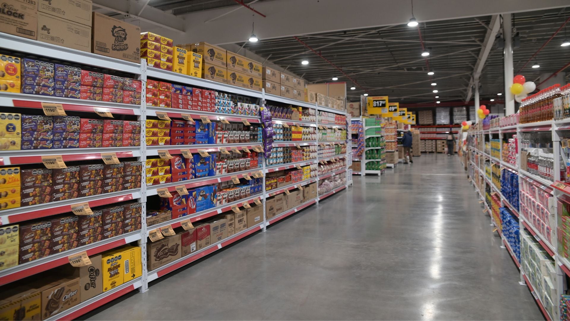 El comercio mayorista y minorista también muestra múltiples casos de despidos