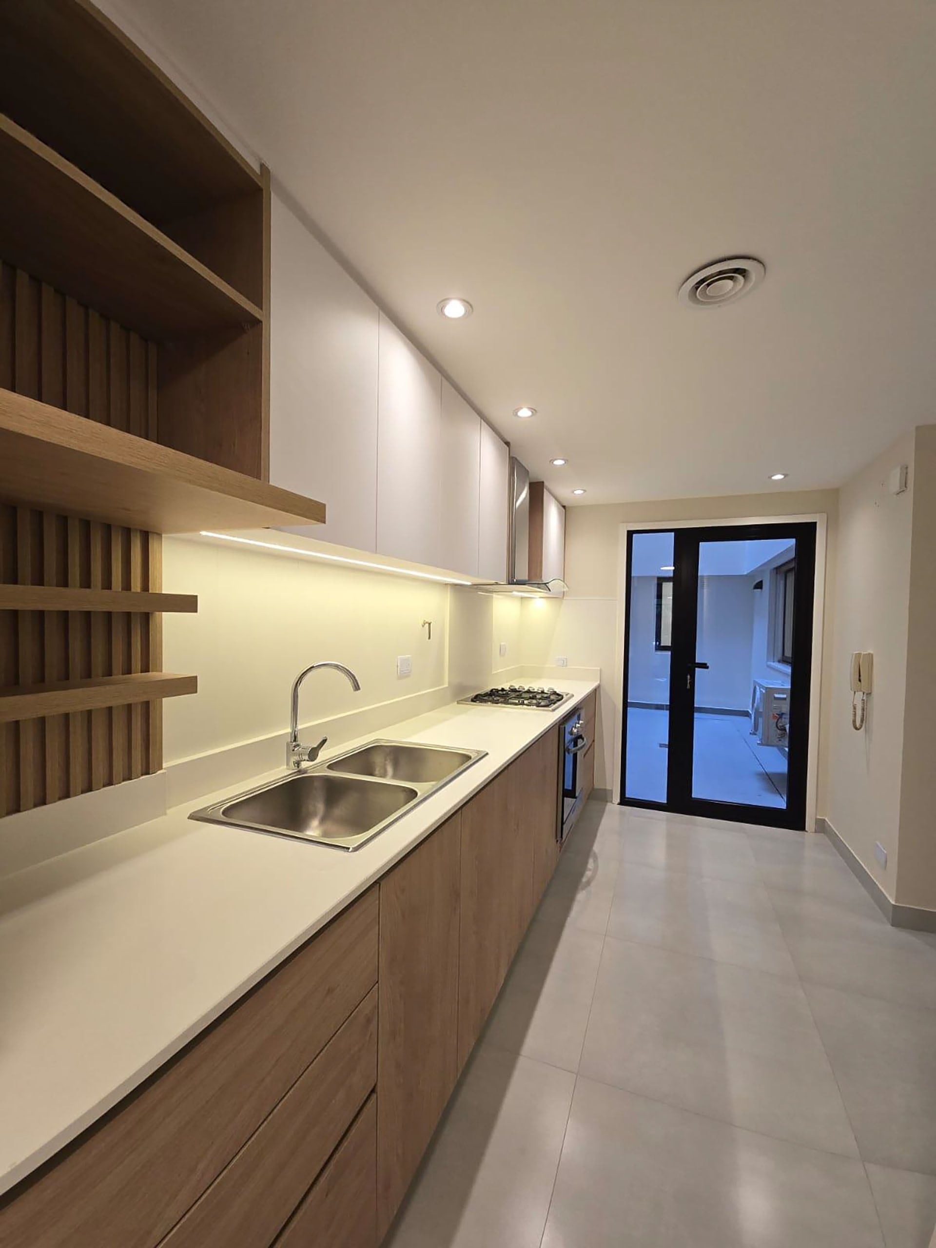 La cocina del departamento de Adorni en Caballito, tras la remodelación