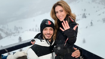 Raúl Jiménez le propuso matrimonio