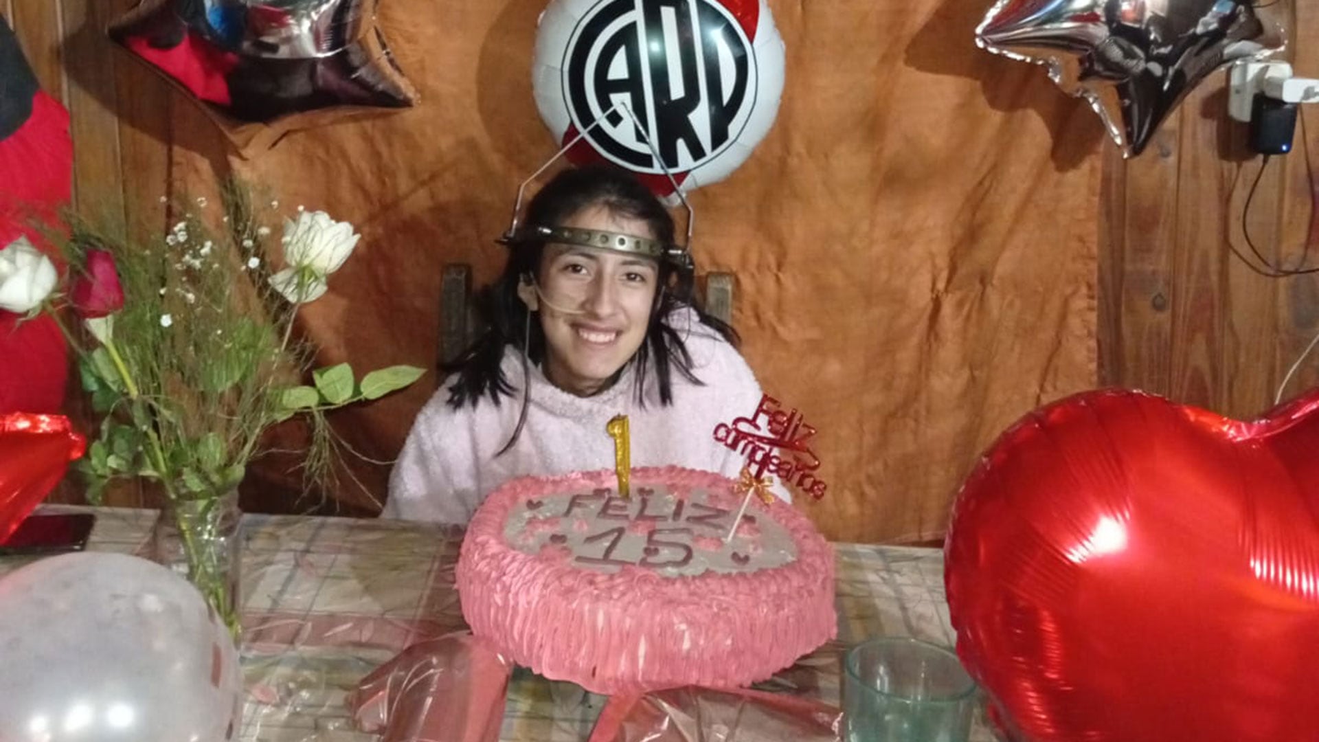 La nueva vida de Delfina, la joven que necesitaba una cirugía por una escoliosis severa: “Se está adaptando a su nueva estatura”