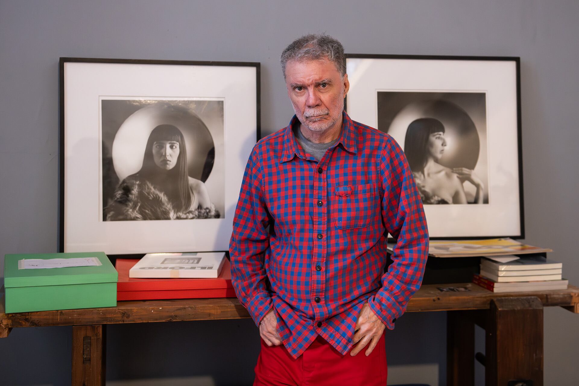 El sello de identidad de Marcos López se asocia a colores vibrantes, humor y una mirada sociopolítica sobre América Latina