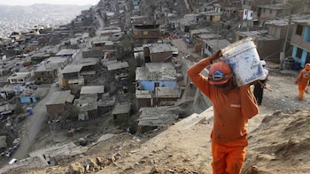 “La reducción de la pobreza no depende solo del crecimiento, sino de más empleo formal”: avances y retos tras su descenso en el Perú