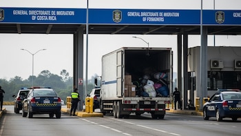 Tráfico ilícito de migrantes en Costa Rica vuelve a señalar a los camiones de carga en la frontera norte con Nicaragua