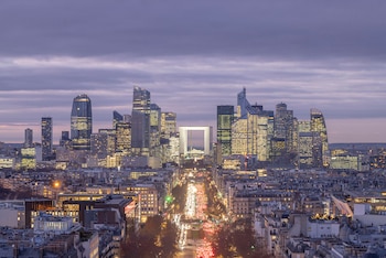 Abre en París The Link, el edificio más alyo de Francia. (PCA-STREAM)