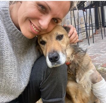 Denise junto a Cala en