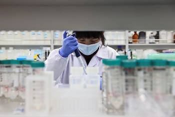 A medida que se investiga más, la comunidad biomédica produce conjuntos de datos que son cada vez más complejos (REUTERS/Ann Wang)