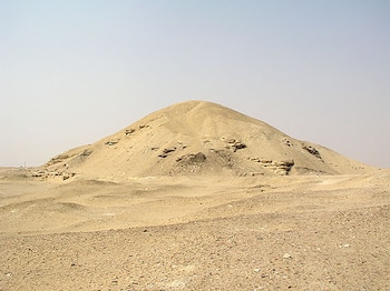 Pirámide de Amenemhat I en