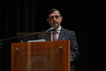 140 fotos de la ceremonia de entrega del Doctorado Honoris Causa a Daniel Hadad