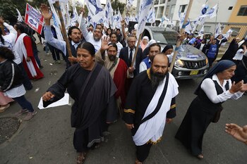 Cuatro partidos populistas rivales comparten