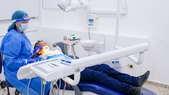 Más de 51,000 estudiantes de 72 centros educativos de Santo Domingo tendrán acceso a servicios dentales preventivos y curativos. (Cortesía: Gobierno de República Dominicana)