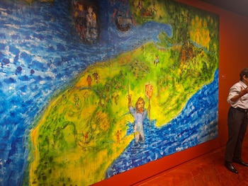 Las pinturas de gran formato marcan el regreso de Isabel De Obaldía a una escala que no trabajaba desde 2010, junto con esculturas de vidrio y otras piezas. Cortesía