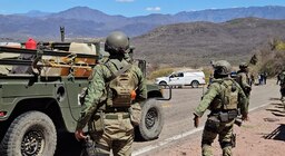 Decomisan un “monstruo” todoterreno con arsenal de armas largas y equipo táctico en Concordia, Sinaloa