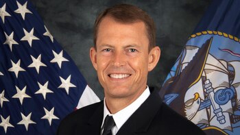 El almirante Mike Studeman.