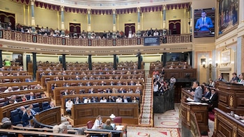 Hacienda revela el dinero que recibirán los partidos políticos para la carrera electoral: 32 céntimos por voto y 21.167,64 euros por escaño en el Congreso o Senado
