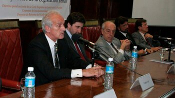 El abogado Carlos Cruz, propuesto