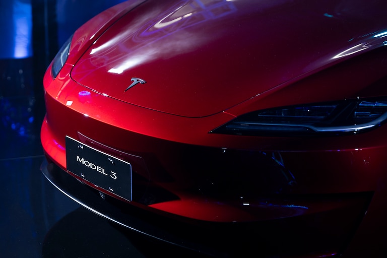 Tesla desembarcó en Uruguay con precios bajos y vendió 200 autos en un día Tesla desembarcó en Uruguay con precios bajos y vendió 200 autos en un día
