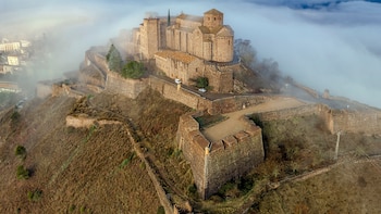 Tres castillos de Cataluña que parecen sacados de un cuento y que todo amante de la época medieval debería visitar