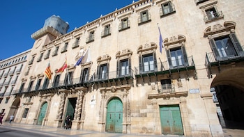La jueza de las VPP pide que la Policía vaya al Ayuntamiento de Alicante para requerir documentación aún no enviada