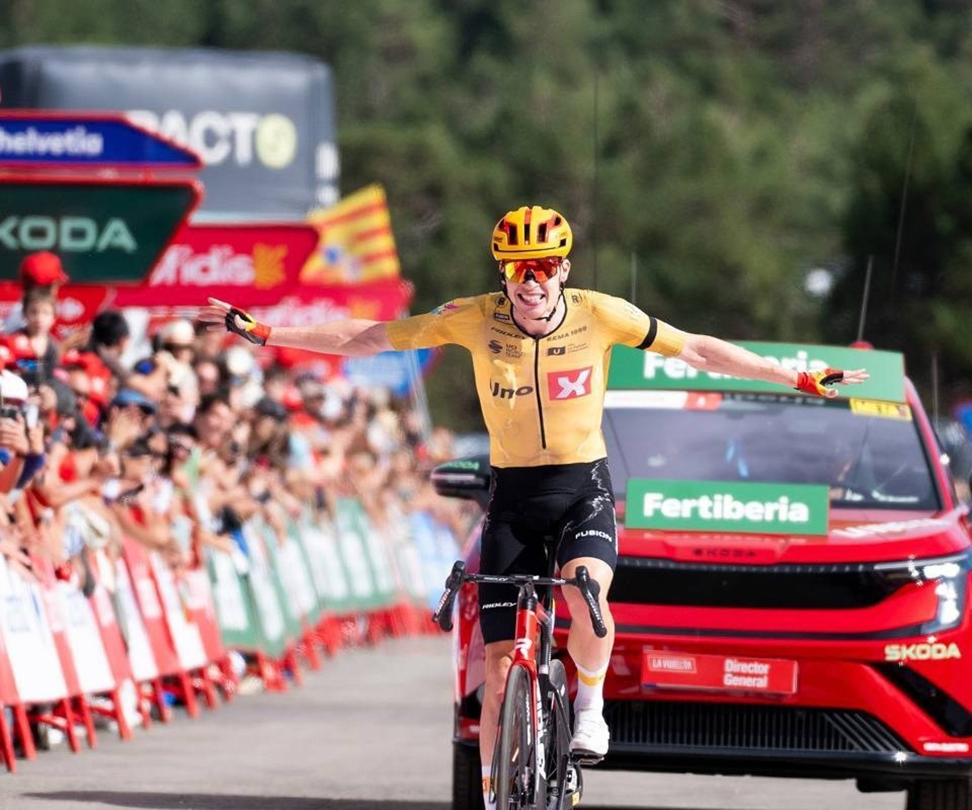 Andreas Leknessund ganó la etapa 7 de la Vuelta a España 2026 en Aramón Valdelinares y encabezó un doble festejo noruego con Tobias Halland Johannessen segundo-crédito Europa Press