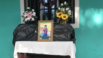 “Era una niña que empezaba a vivir”: familiares dan el último adiós a Emely Dayana Muñoz en Honduras