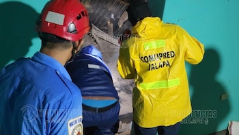 Colapso de muro por lluvias en Jalapa obliga a evacuar a una familia mientras una nueva onda tropical amenaza Nicaragua