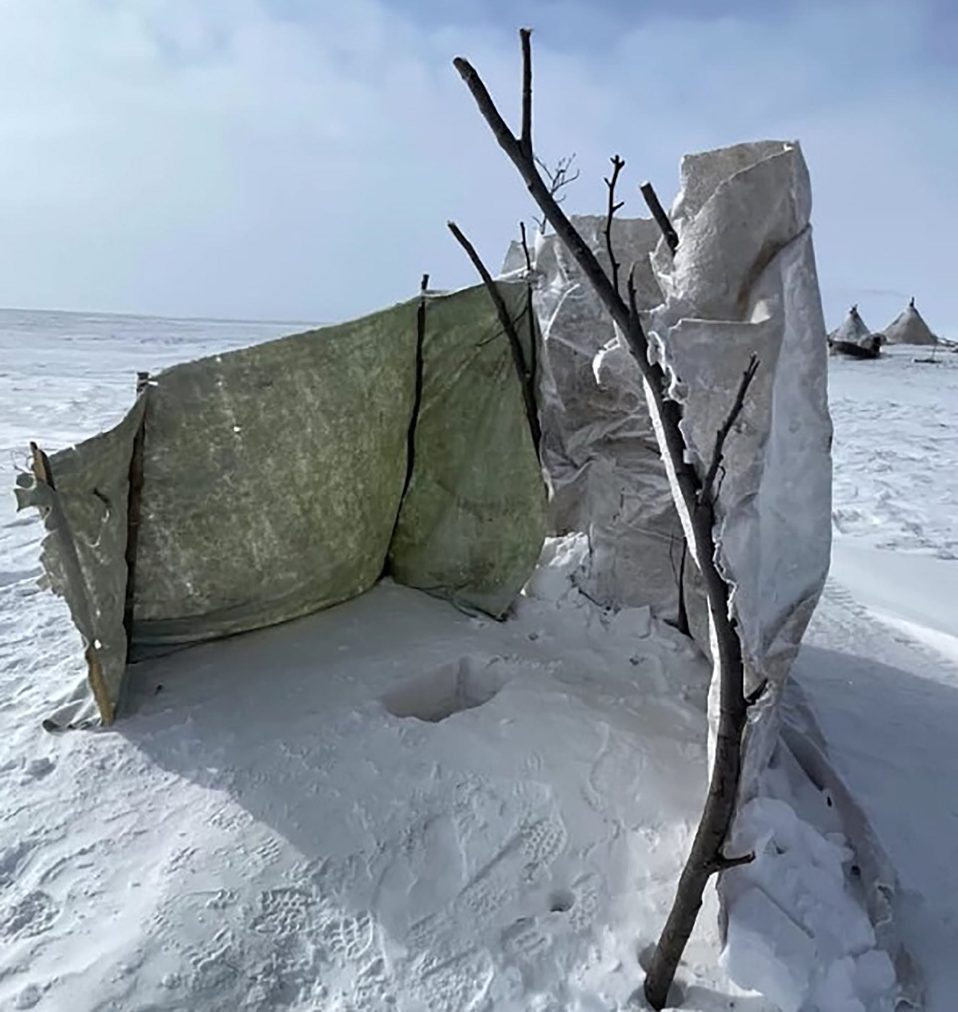 Así era el baño de los nenets: estaba ubicado a unos 50 metros de las