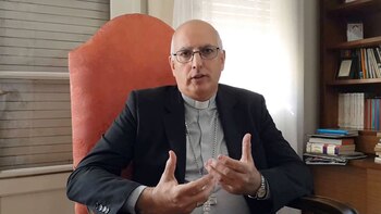 El obispo castrense Santiago Olivera