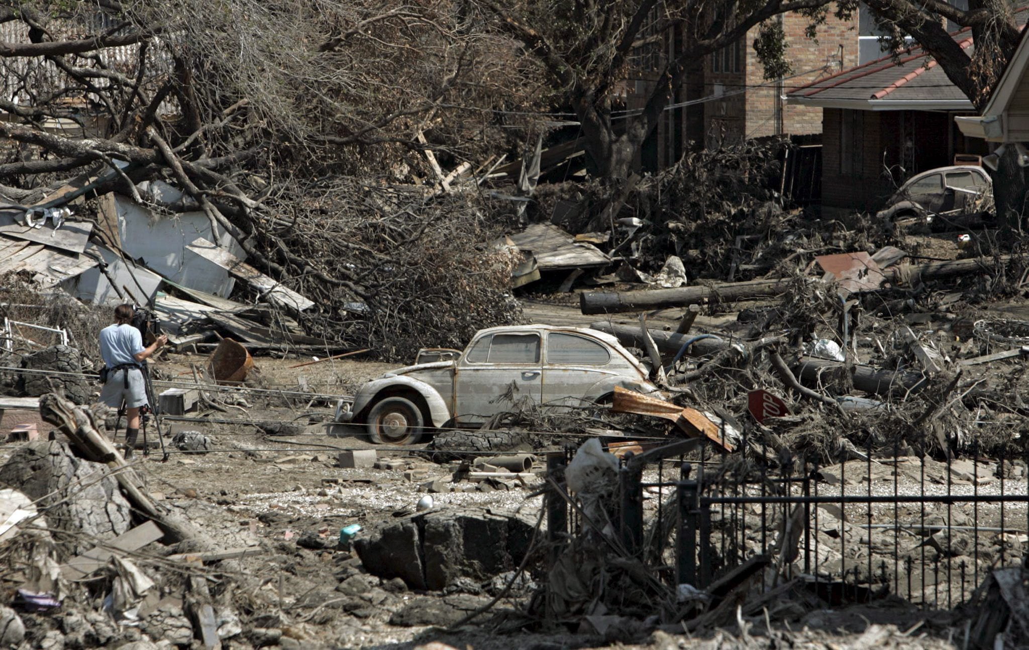 El sistema de diques y canales de Nueva Orleans falló tras el paso de Katrina y abrió brechas en el Canal London Avenue, el Canal 17th Street y el Canal Industrial (EFE/LARRY W. SMITH)