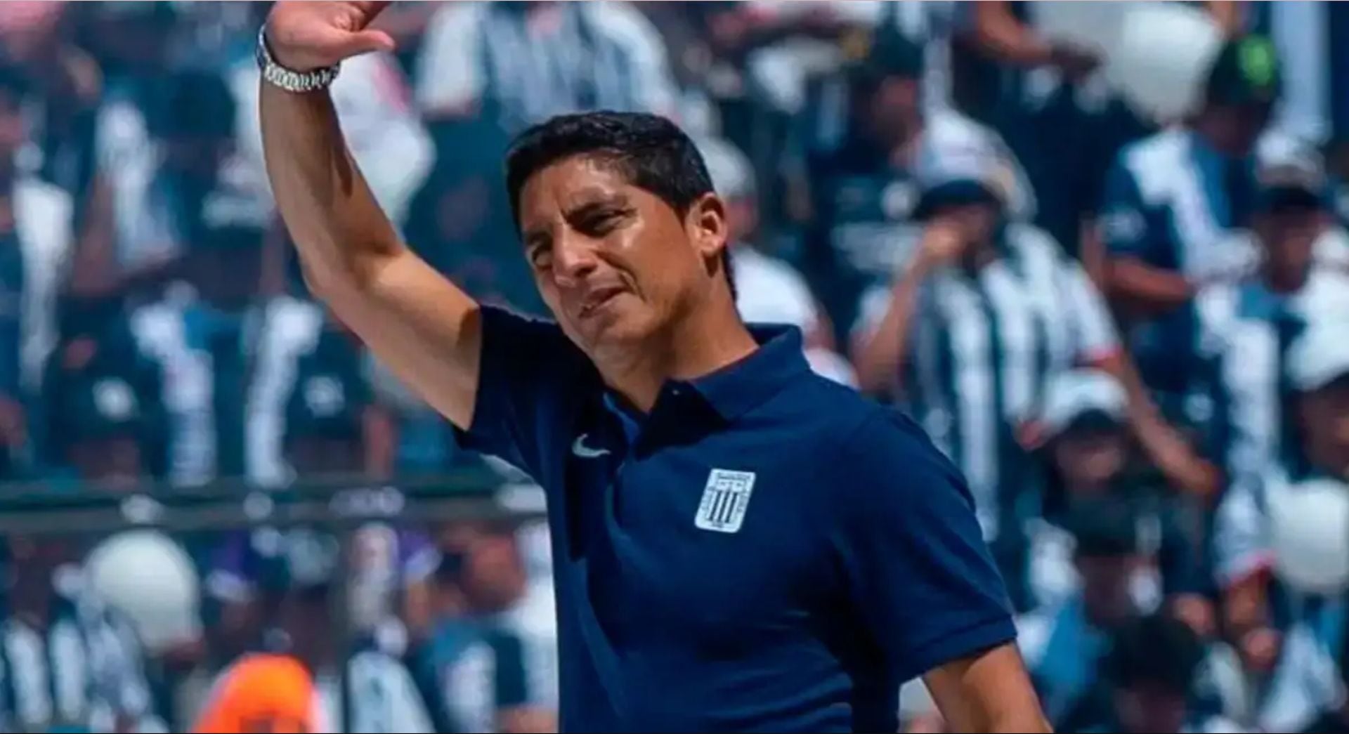 El distanciamiento entre Wilmer Aguirre y Guillermo Salas continúa sin resolverse, aunque existe disposición para dialogar. El exjugador de Alianza Lima aseguró que estaría dispuesto a reunirse con el técnico para hablar sobre lo ocurrido (Alianza Lima)