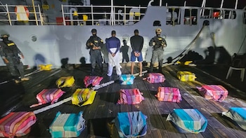 Persecución de 12 horas en República Dominicana: Interceptan una ‘go fast’ con casi 400 paquetes de cocaína