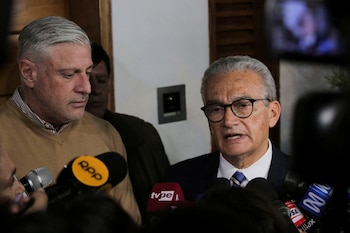 La transmisión oficial del Congreso editó posteriormente el momento del golpe, aunque el audio del incidente permaneció disponible