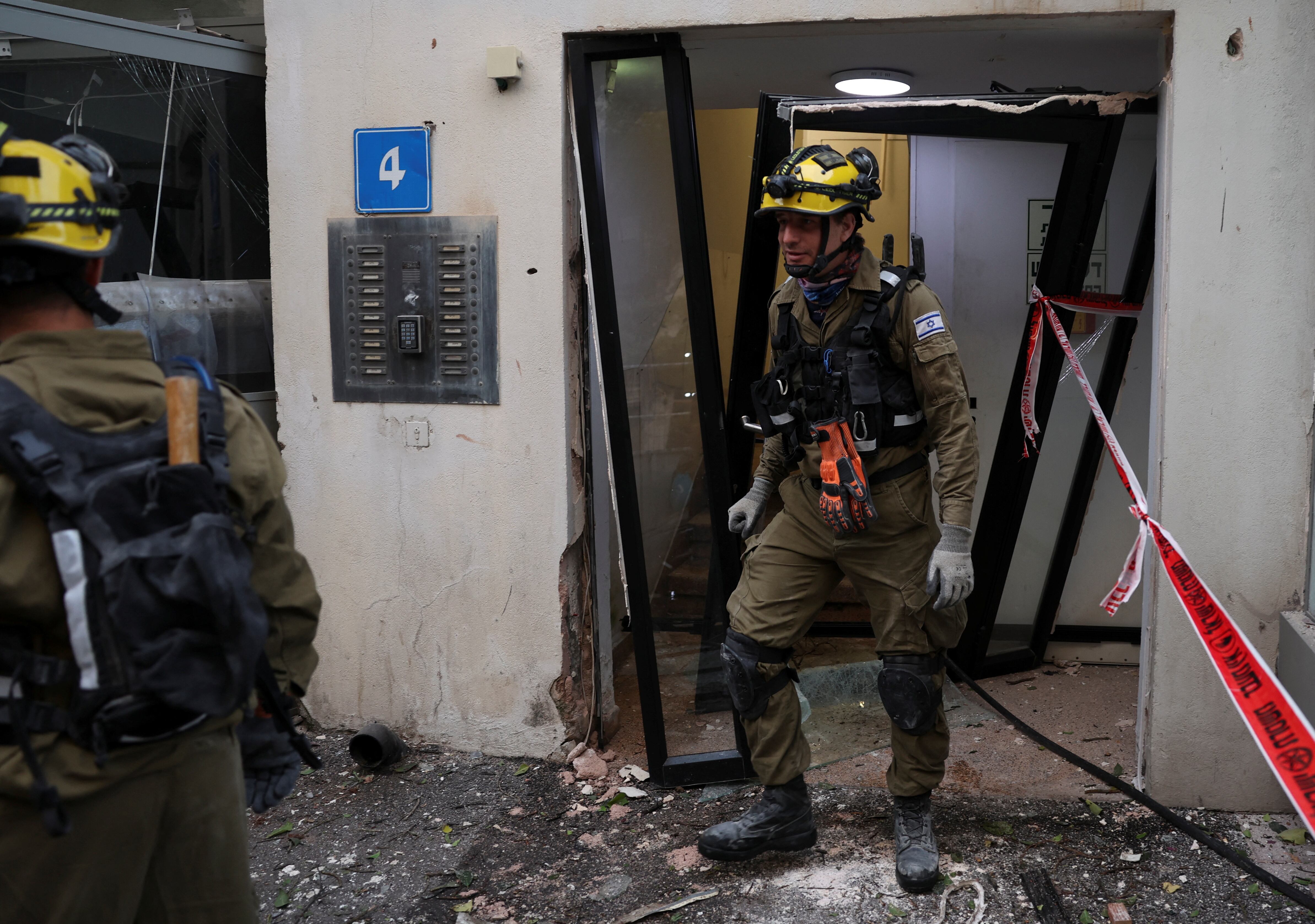 Los servicios de emergencia confirmaron al menos 18 muertos desde el inicio de la ofensiva iraní (REUTERS/Ronen Zvulun)