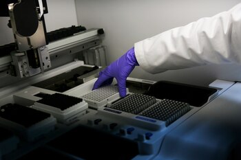 Un secuenciador de ADN utilizado